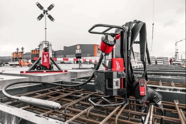 Milwaukee Akku-Betonrüttler MXF CVBP-602