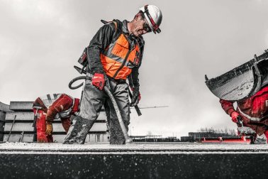 Milwaukee Akku-Betonrüttler MXF CVBP-602