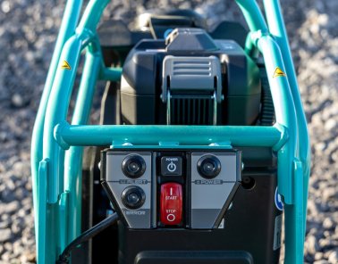 Ammann eAPF 12/50 vorwärtslaufende Akku-Rüttelplatte