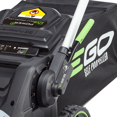 Aktion EGO Akku-Rasenmäher LM2135E-SP mit drei Akkus