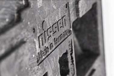 Nissen Sicherheitsfußplatte TL56 K1 mit Kennzeichnungsplatte mit Logo