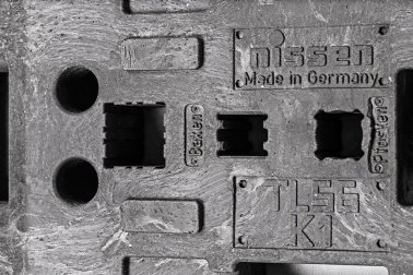Nissen Sicherheitsfußplatte TL56 K1 mit Kennzeichnungsplatte mit Logo