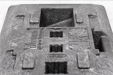 Nissen Sicherheitsfußplatte TL56 K1 mit Kennzeichnungsplatte mit Logo